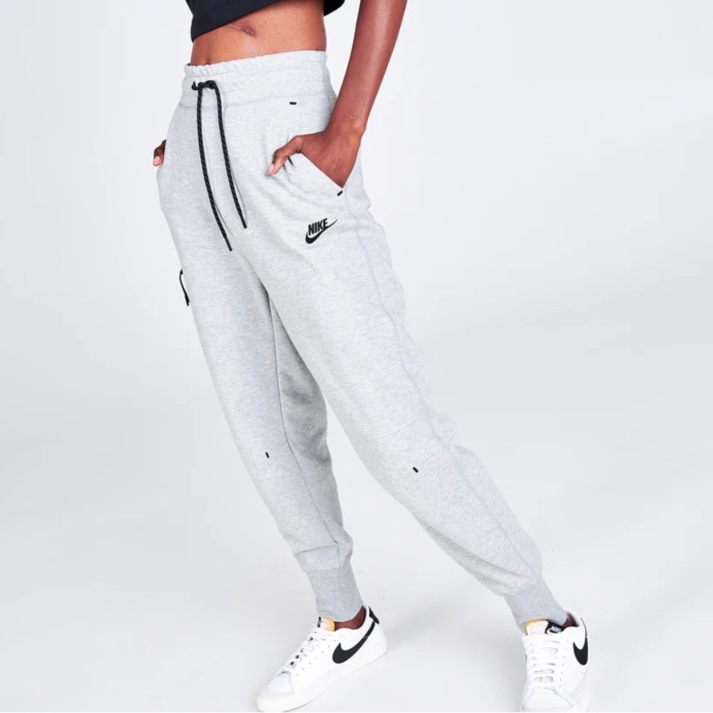Nike women’s tech fleece jogger
